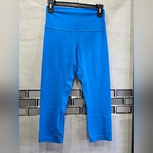 Lululemon Athletica Women's Electric Blue Cropped Leggings Wunder Train 21"